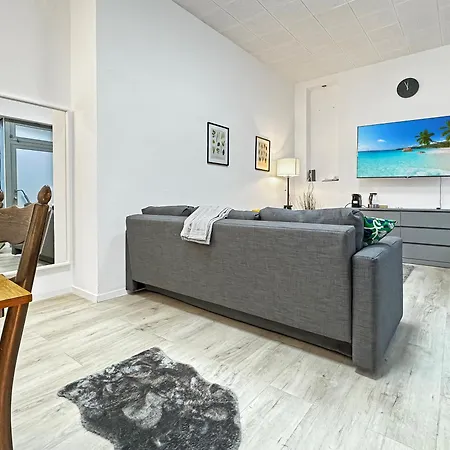 Appartement 2 Fuer 6 P, 15 Min Zum Flughafen